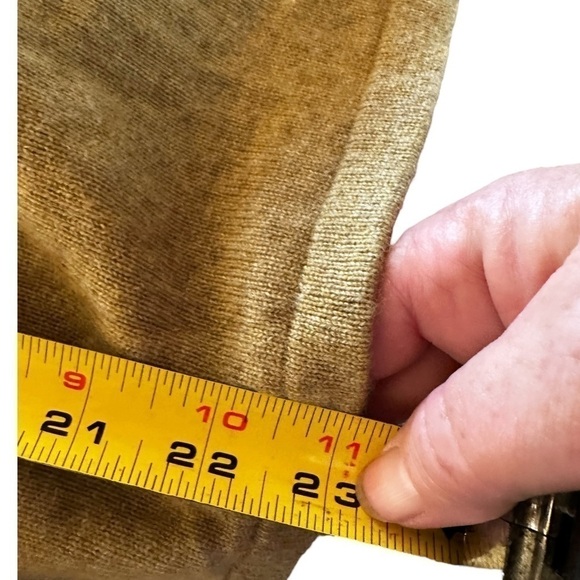 Bloomingdale’s Xl cashmere crewneck sweater button sleeve detail .Heather celery - Picture 5 of 6